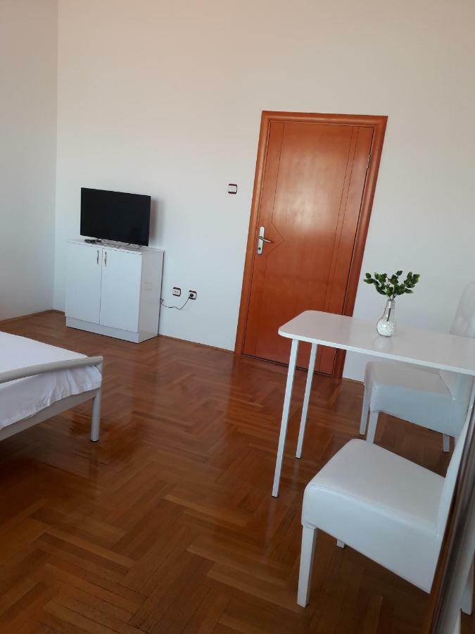 Apartman Dunja Ns 2 Novi Sad Exterior foto